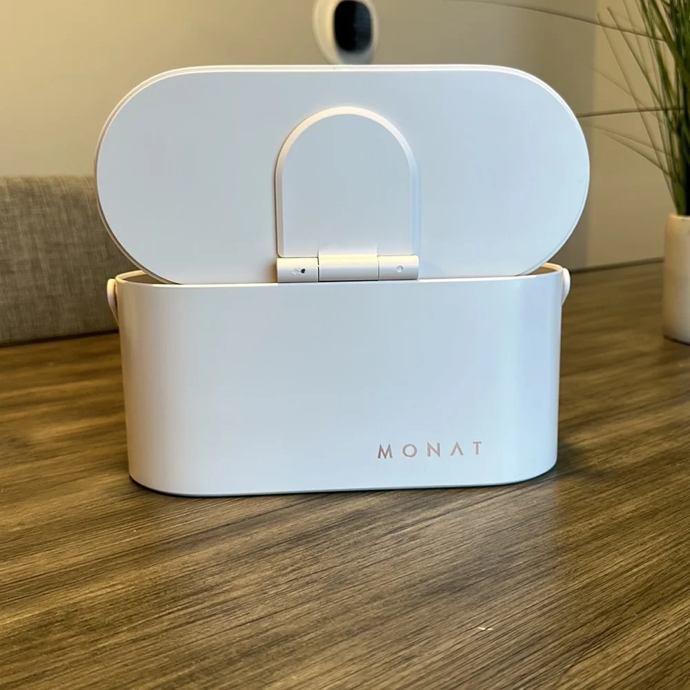 •NEW•Monat Travel Case & Mirror